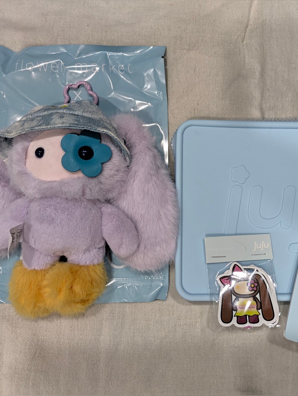 CJ Hendry Flower Market Juju Keychain (Cookie)